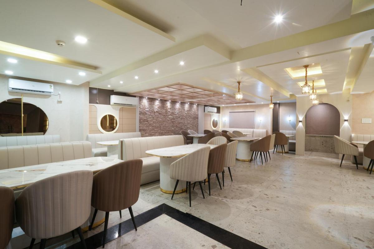 Hotel Square 36 Kota  Ngoại thất bức ảnh