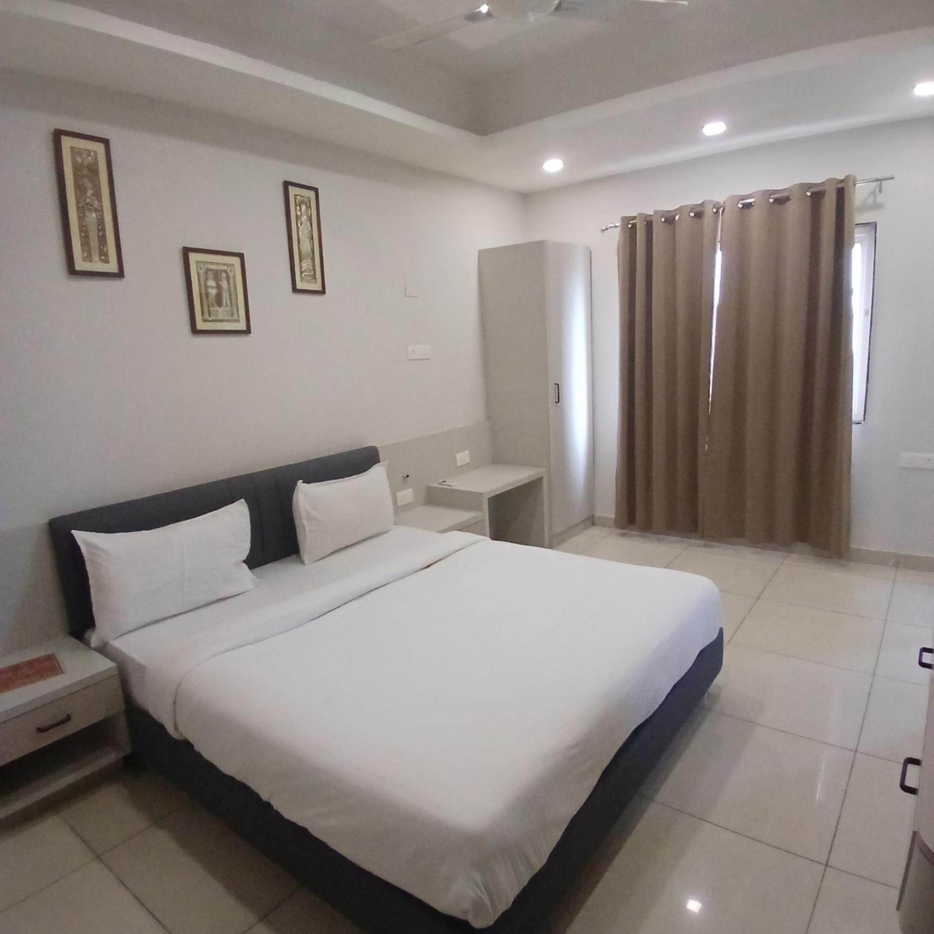 Hotel Square 36 Kota  Ngoại thất bức ảnh